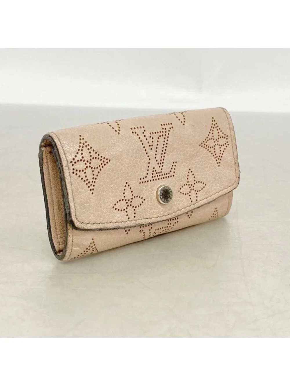 Louis Vuitton Key Case Mahina Multicles 4 Magnolia Key Holder